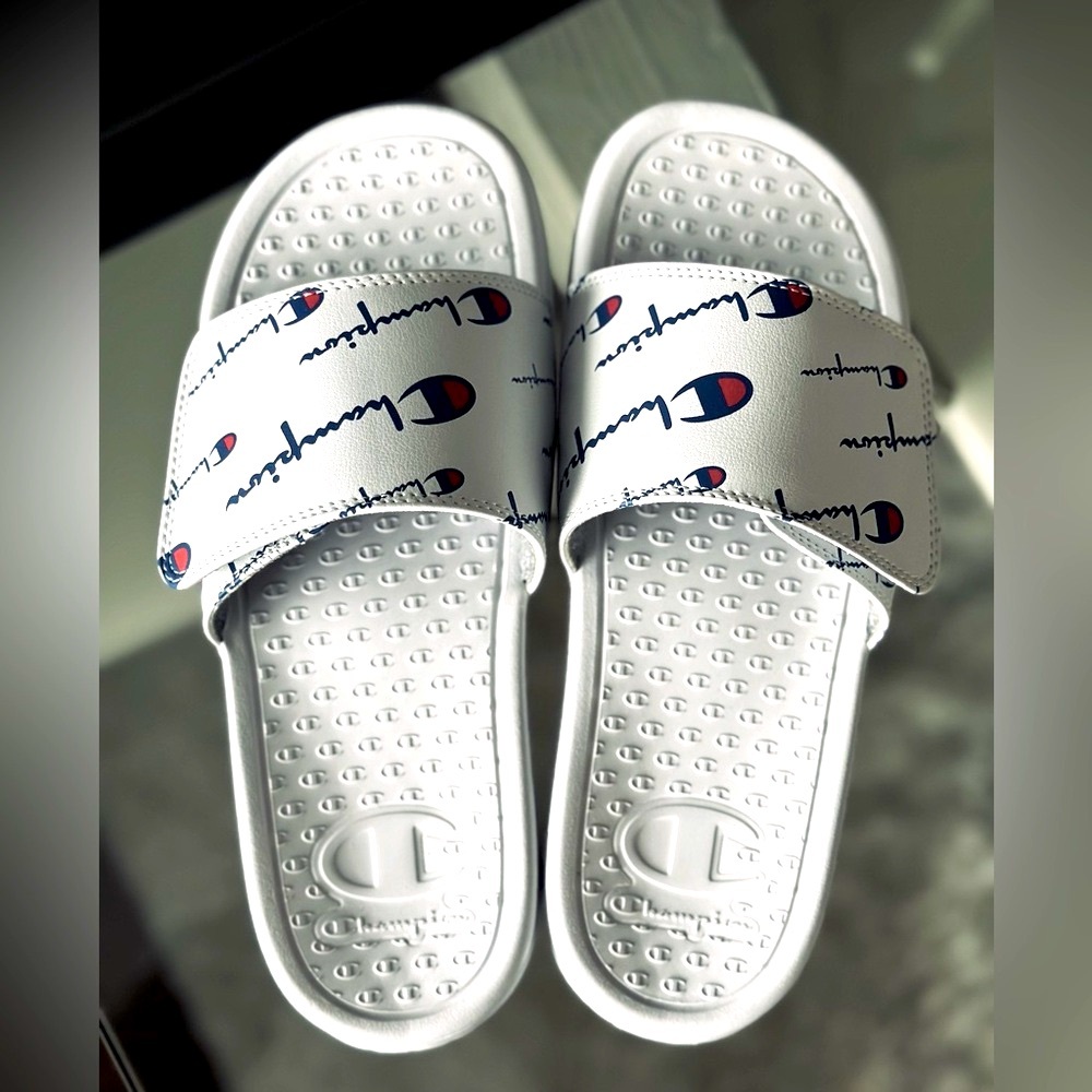 Champion Slides Women’s Size 7